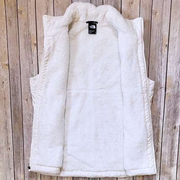 The North Face Women’s Shady Glade Insulated Vest - Picture 4 of 8